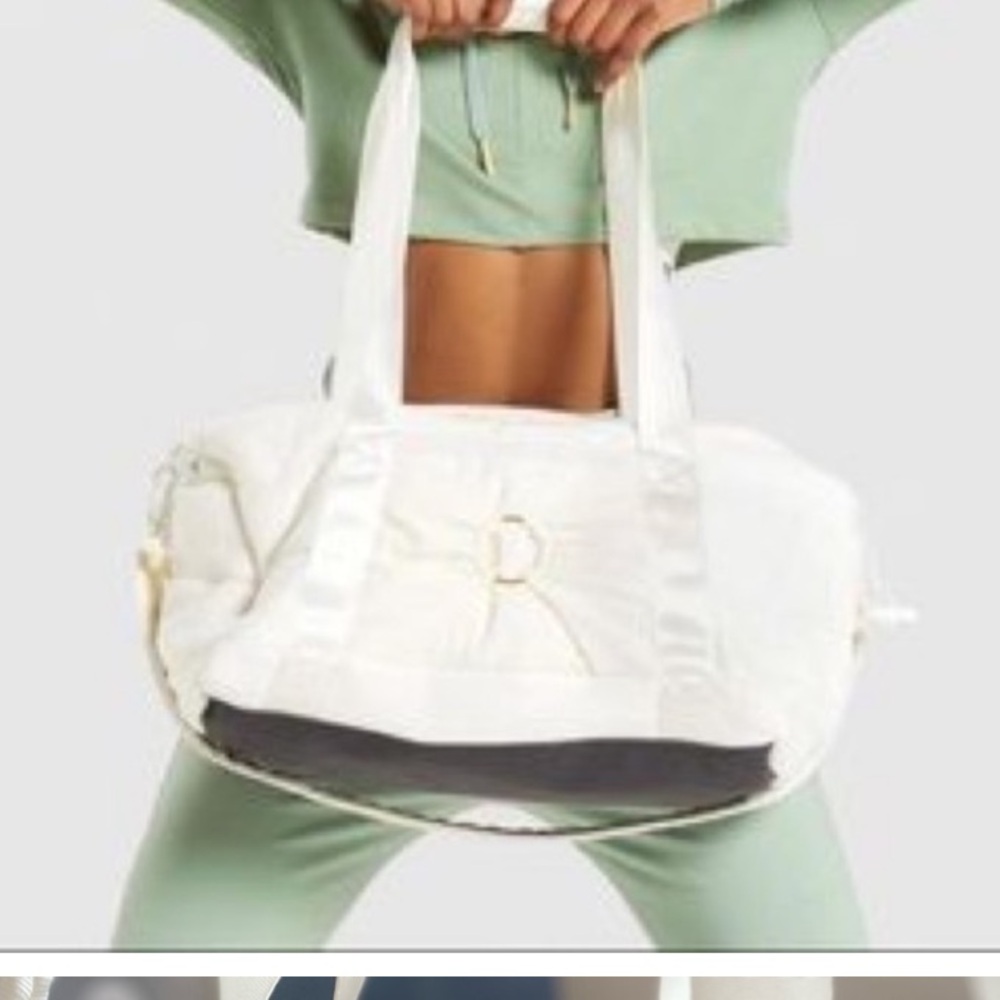 Gymshark Whitney Simmons hold all gym bag NWT
